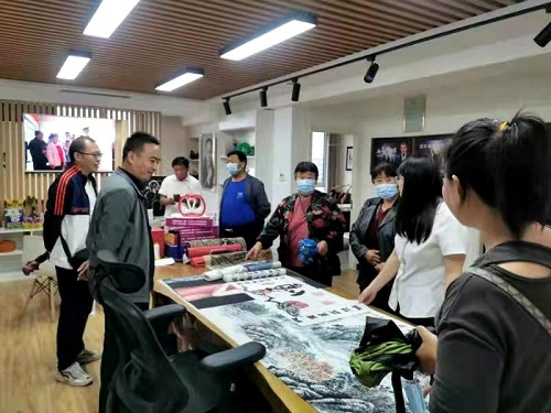 做好珠繡手工，助力鄉(xiāng)村振興 --- --- 記邯鄲學院宋主任一行蒞臨手工之家參觀指導