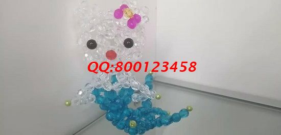 9月26日，想接正規(guī)廠家的手工活，拿回家做的手工活，就選態(tài)度認真、重視服務的好企業(yè)手工之家，圖為勵志珠珠繡串珠成品實拍