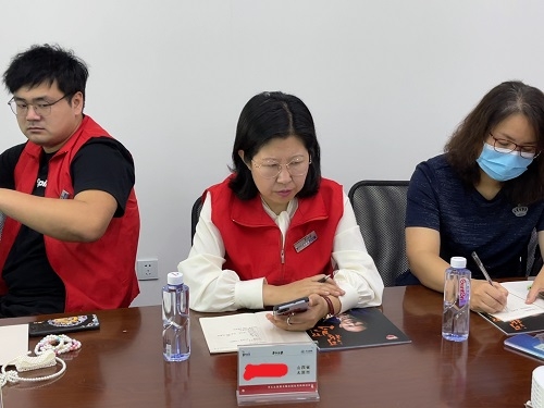 10月5日，想接正規(guī)廠家的手工活，手工活代加工項(xiàng)目，大家選擇這個(gè)可信可靠的珠繡手工，圖為手工之家第五期優(yōu)秀繡娘培訓(xùn)會(huì)剪影
