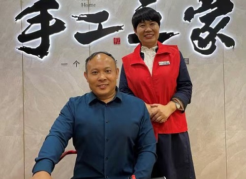 10月7日，正規(guī)可靠，拿回家做的手工活，可以寄到家做的手工活代理加工項(xiàng)目，就選這里，圖為手工之家優(yōu)秀繡娘培訓(xùn)會(huì)剪影