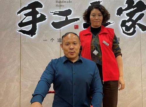 10月7日，正規(guī)可靠，拿回家做的手工活，可以寄到家做的手工活代理加工項(xiàng)目，就選這里，圖為手工之家優(yōu)秀繡娘培訓(xùn)會(huì)剪影