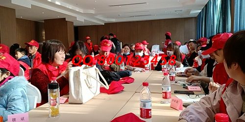 10月11日，想接正規(guī)廠家的手工活，找拿回家做的手工活，看好這兩點(diǎn)，可以放心選擇了，圖為手工之家優(yōu)秀繡娘往期培訓(xùn)會剪影