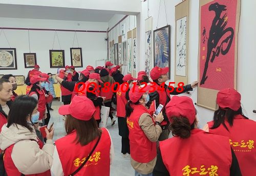 11月27日，可以帶回家做的手工活，手工活代加工，選擇非遺傳統(tǒng)珠繡就對(duì)了，圖為手工之家優(yōu)秀繡娘歷次線下培訓(xùn)會(huì)剪影