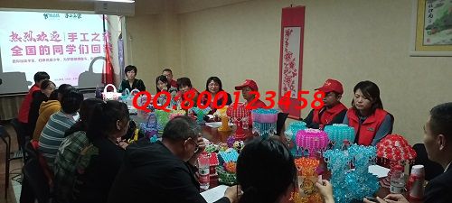 11月27日，可以帶回家做的手工活，手工活代加工，選擇非遺傳統(tǒng)珠繡就對(duì)了，圖為手工之家優(yōu)秀繡娘歷次線下培訓(xùn)會(huì)剪影