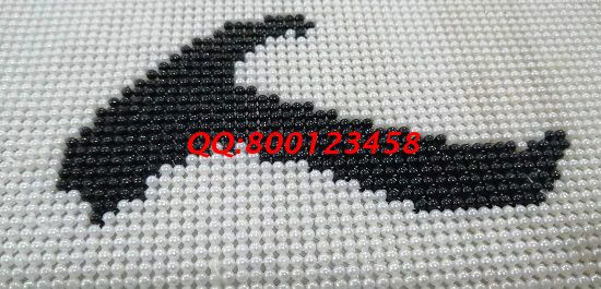 11月1日，考察合作的手工活代理加工項(xiàng)目，在家做手工活掙錢，如何能掙得更多，圖為勵(lì)志珠珠繡成品細(xì)節(jié)實(shí)拍