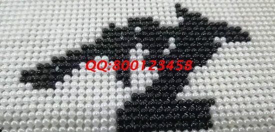 11月1日，考察合作的手工活代理加工項(xiàng)目，在家做手工活掙錢，如何能掙得更多，圖為勵(lì)志珠珠繡成品細(xì)節(jié)實(shí)拍