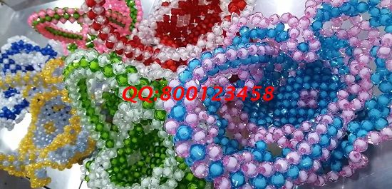 11月6日，在家做手工活掙錢，可以寄到家做的手工活代理加工項目，就選這個正規(guī)可靠、制度完善的手工之家，圖為勵志珠珠繡串珠成品實拍
