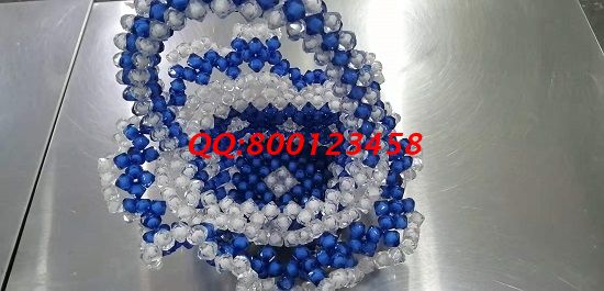 11月6日，在家做手工活掙錢，可以寄到家做的手工活代理加工項目，就選這個正規(guī)可靠、制度完善的手工之家，圖為勵志珠珠繡串珠成品實拍