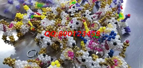 11月9日，手工活加工，可以帶回家做的手工活，長期穩(wěn)定、安全放心就選手工之家，圖為勵志珠珠繡串珠小飾品實拍