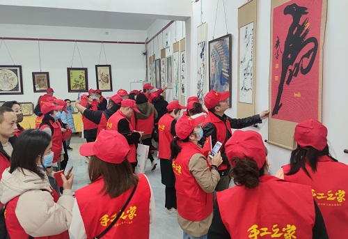 負責(zé)任，就是好好做珠繡手工事業(yè)--- --- 記手工之家優(yōu)秀代理加工補貼政策之優(yōu)秀代理楊女士