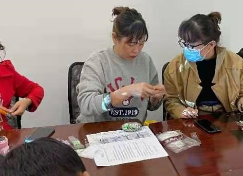返鄉(xiāng)創(chuàng)業(yè)，開珠繡手工工作室是她的選擇--- --- 記手工之家優(yōu)秀代理加工補(bǔ)貼政策之優(yōu)秀代理焦女士
