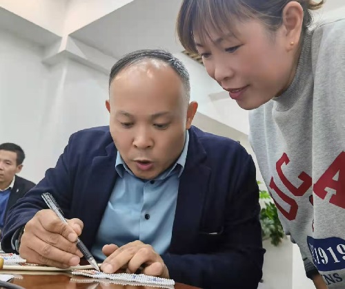 返鄉(xiāng)創(chuàng)業(yè)，開珠繡手工工作室是她的選擇--- --- 記手工之家優(yōu)秀代理加工補(bǔ)貼政策之優(yōu)秀代理焦女士
