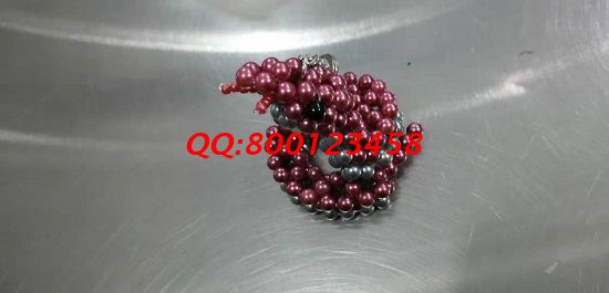12月2日，想在家做手工活掙錢(qián)，想選擇手工之家的勵(lì)志珠珠繡，材料方面的政策很完善，可以放心選擇，圖為勵(lì)志珠珠繡串珠產(chǎn)品實(shí)拍(圖3)
