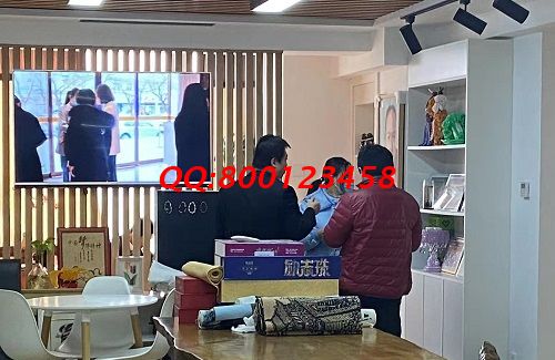 2月24日，在家做手工加工活，手工之家的珠繡串珠外發(fā)手工活，是在家手工活，圖為手工之家接待考察合作加工客戶剪影