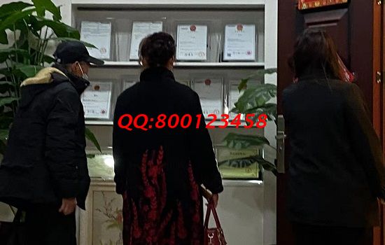 2月28日，農村加工手工活項目，做珠繡串珠外發(fā)手工活的農民朋友有很多，圖為手工之家接待加工客戶考察合作剪影