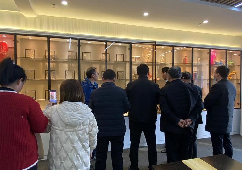 手工帶動(dòng)就業(yè)，讓農(nóng)民有事干、農(nóng)村更美麗 --- --- 記河北大名一鎮(zhèn)村領(lǐng)導(dǎo)一行來手工之家實(shí)地參觀考察