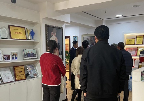 手工帶動(dòng)就業(yè)，讓農(nóng)民有事干、農(nóng)村更美麗 --- --- 記河北大名一鎮(zhèn)村領(lǐng)導(dǎo)一行來手工之家實(shí)地參觀考察