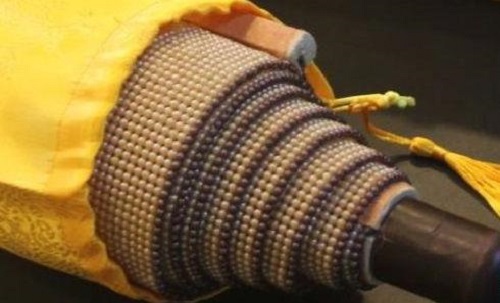 3月13日，在家做手工活，正規(guī)手工活外發(fā)加工企業(yè)的材料倉(cāng)庫(kù)，是這樣對(duì)外寄發(fā)材料的，圖為勵(lì)志珠珠繡成品細(xì)節(jié)實(shí)拍