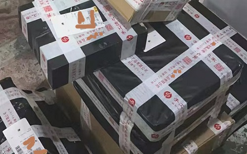 3月14日，純手工活外發(fā)加工，驗(yàn)收入庫及時(shí)、標(biāo)準(zhǔn)明確，十多年的手工企業(yè)手工之家的手工活外發(fā)加工項(xiàng)目讓人放心，圖為倉儲(chǔ)部?jī)蓚€(gè)倉庫日常剪影