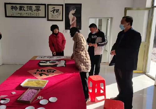 讓農(nóng)民農(nóng)閑時有份收入，他們這樣去做了 --- --- 記手工之家與邯鄲邱縣某村合作的手工培訓室落地