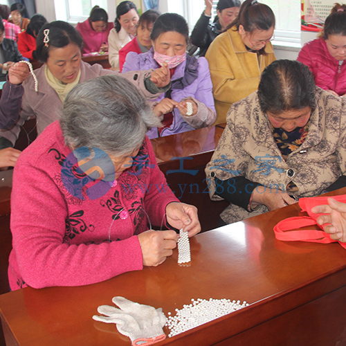 正規(guī)手工活外發(fā)加工，常年供料到家，為許多人解決居家就業(yè)、創(chuàng)業(yè)(圖1)