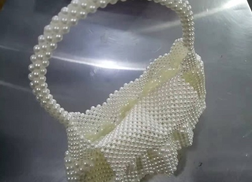 仿珍珠發(fā)卡，仿珍珠包，又能裝扮又能賺錢(qián)的串珠手工活項(xiàng)目(圖2)