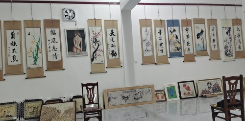 5月3日，手工活接單平臺，手工兼職招聘帶回家做，珠繡產(chǎn)品讓手工之家和加工人員更好共贏，圖為勵志珠珠繡手工產(chǎn)品剪影