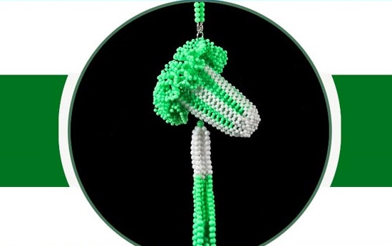 5月24日，可以在家做的手工活，可靠的手工活外發(fā)，做手工之家的珠繡手工活，收入怎么樣？圖為勵(lì)志珠珠繡串珠手工產(chǎn)品剪影