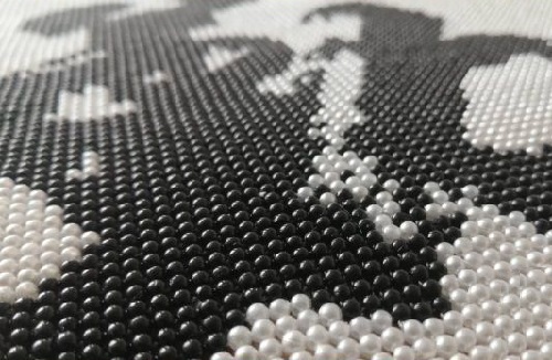 6月6日， 手工活接單平臺，純手工活代加工，用心付出，手工之家與大家一起收獲，圖為勵志珠珠繡手工產品剪影