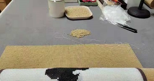 在家做手工活加工外包賺錢(qián)增收會(huì)耽誤主業(yè)嗎？(圖1)