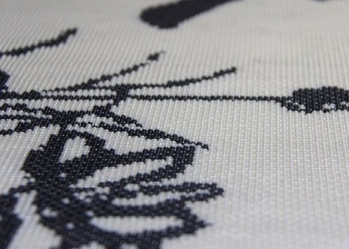 6月24日，農(nóng)村手工活外發(fā)加工，簡單好做的串珠手工活兼職，對于這個(gè)人群來說，手工之家的手工活可以個(gè)人做，也適合組織人一起做，圖為勵(lì)志珠珠繡手工產(chǎn)品細(xì)節(jié)剪影