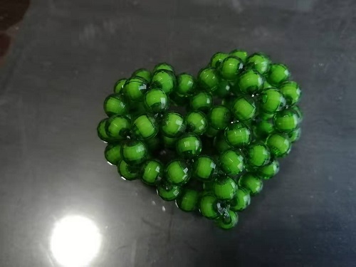 7月20日，在家做的手工活正規(guī)平臺(tái)，手工活外發(fā)加工正規(guī)的廠家，每一次成品銷售手工之家都是全力的，圖為勵(lì)志珠珠繡串珠手工產(chǎn)品剪影 