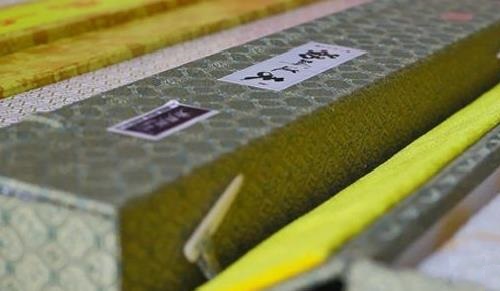 8月31日，在家做手工活賺錢，手工活正規(guī)可靠，手工之家的銷售體系是不斷開發(fā)拓展的，圖為勵志珠珠繡串珠手工產(chǎn)品外包裝剪影