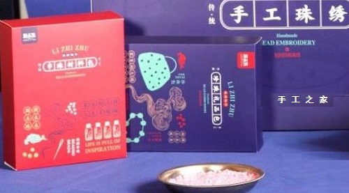 不擺地攤改做手工活加工穿珠子賺錢，日子過得安穩(wěn)踏實(shí)(圖1)
