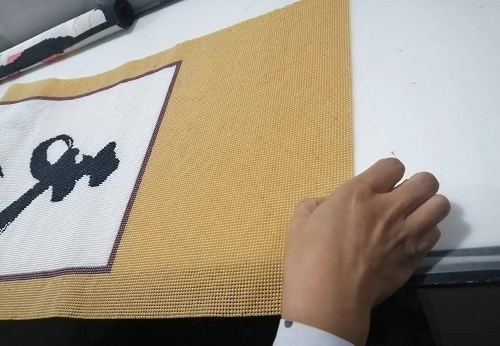 在家做手工活加工串珠，是一個不錯的賺錢門路(圖1)