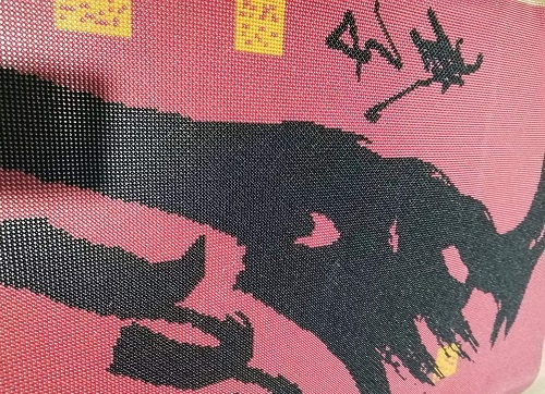 9月29日，正規(guī)供料的手工活，在家做手工活掙錢(qián)，新的季度即將開(kāi)始，手工之家的外發(fā)手工活適合大家居家就業(yè)創(chuàng)業(yè)，圖為勵(lì)志珠珠繡串珠手工產(chǎn)品剪影
