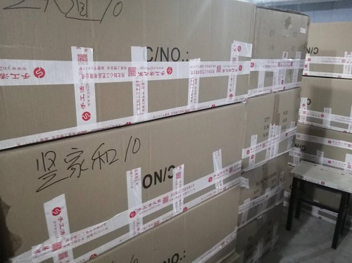 9月30日，想接正規(guī)廠家的手工活，手工活外發(fā)加工項(xiàng)目，很多人選擇手工之家手工創(chuàng)業(yè)成功，圖為勵志珠珠繡串珠手工材料倉庫備貨剪影