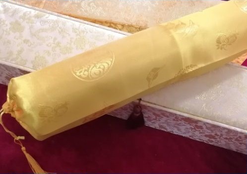 10月2日，在家做手工活掙錢，寄到家做的手工活，手工之家堅(jiān)持對珠繡非遺傳統(tǒng)手工的傳承和創(chuàng)新，圖為勵(lì)志珠珠繡串珠手工產(chǎn)品及外包裝剪影