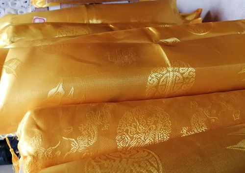 10月24日，靈活就業(yè)創(chuàng)業(yè)，手工加工回收項目，手工之家的加工費結(jié)算讓人踏實，圖為勵志珠珠繡串珠手工產(chǎn)品剪影