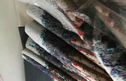 10月27日，靠譜的手工加工項目，在家做串珠手工掙錢，手工之家的手工項目很人性化，圖為勵志珠珠繡串珠手工產(chǎn)品剪影