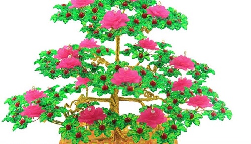 1月19日，純手工串珠項(xiàng)目，居家專兼職的好副業(yè)，靈活就業(yè)手工，手工之家堅(jiān)持對傳統(tǒng)手工文化的傳承和創(chuàng)新，圖為勵志珠珠繡串珠手工產(chǎn)品剪影