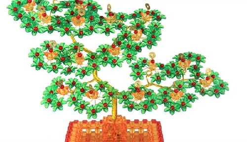 1月19日，純手工串珠項(xiàng)目，居家專兼職的好副業(yè)，靈活就業(yè)手工，手工之家堅(jiān)持對傳統(tǒng)手工文化的傳承和創(chuàng)新，圖為勵志珠珠繡串珠手工產(chǎn)品剪影