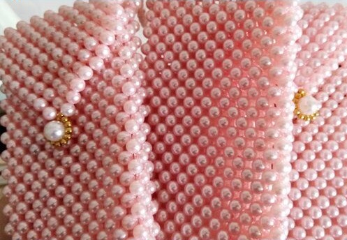 2月6日，帶回家做的手工項(xiàng)目，在家兼職手工，手工之家的合作方式好，加工銷售能一起做，圖為勵(lì)志珠珠繡串珠手工產(chǎn)品剪影