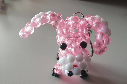 2月10日，靈活就業(yè)串珠手工項(xiàng)目，在家做的手工副業(yè)，長期穩(wěn)定，十余年的手工之家可信可靠，圖為勵志珠珠繡串珠手工產(chǎn)品剪影