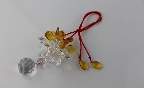 3月31日，帶回家做的手工副業(yè)，在家做飾品加工廠掙錢，在手工之家，幾個特點決定純手工項目適合靈活就業(yè)創(chuàng)業(yè)，圖為勵志珠珠繡串珠手工產(chǎn)品剪影