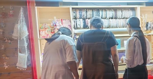 移動潮品店，手工之家始終堅持以消費者和市場的需求為本