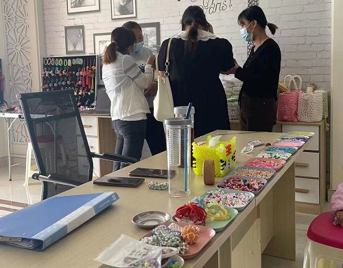 手工活外發(fā)加工，怎么做蕞賺錢，開(kāi)個(gè)小型飾品加工廠是不錯(cuò)的選擇