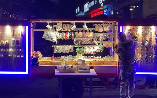 多一份好的收入，移動潮品店兼容并包，讓加工人員也可以這樣掙錢