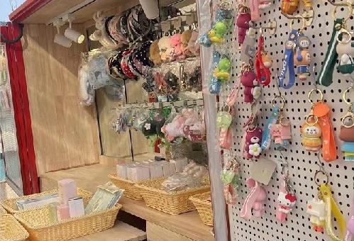 多一份好的收入，移動潮品店兼容并包，讓加工人員也可以這樣掙錢