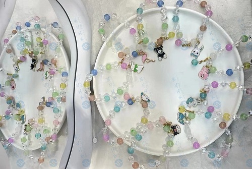 4月25日，在家做兼職的正規(guī)平臺，與家人一起做的靈活就業(yè)掙錢的副業(yè)，在手工之家產(chǎn)品為什么選擇多，圖為勵志珠珠繡串珠手工產(chǎn)品剪影